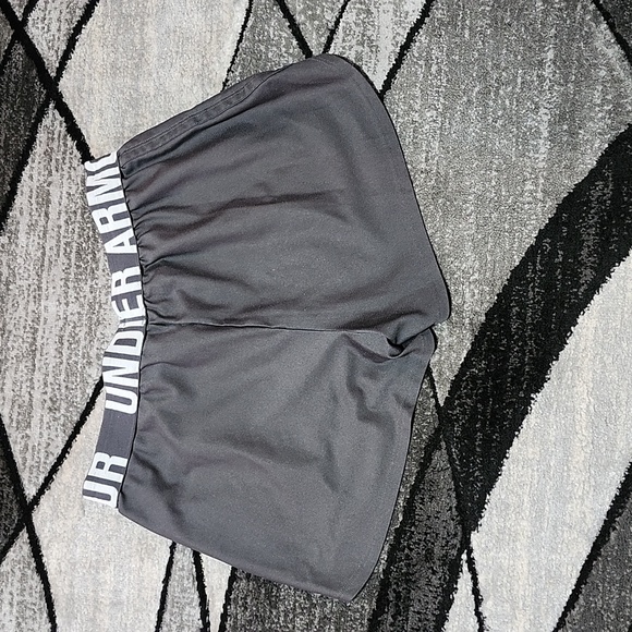 UNDER ARMOUR LOGO LOOSE-FIT HEATGEAR GRAY UNLINED DRAWSTRING ATHLETIC SHORTS - Picture 7 of 11